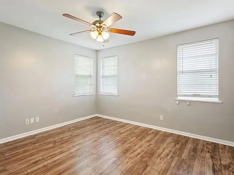 316 Cranbrook Dr — Photo 17