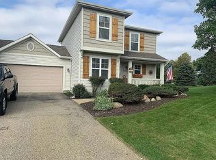 6929 Peninsula Dr NE, Rockford, MI