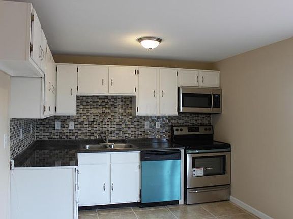 5th image of 5067 Sanderson Dr