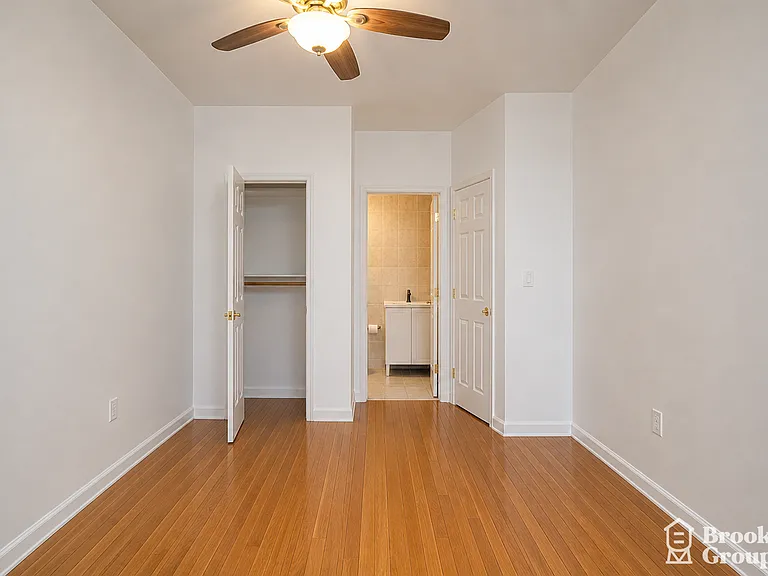 475 Hart St #2 — Photo 7