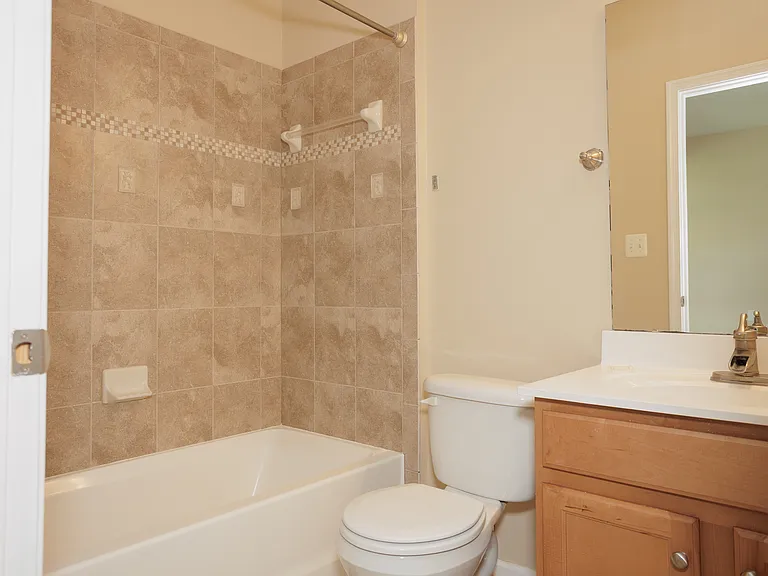 500 Monroe Point Dr — Photo 21