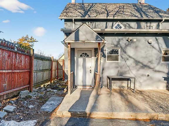 4th image of 21 Elysian Ave #C