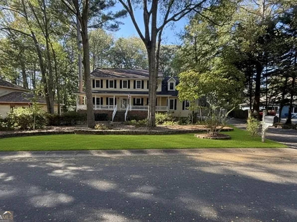 153 Lakeside Dr, Peachtree City, GA 30269