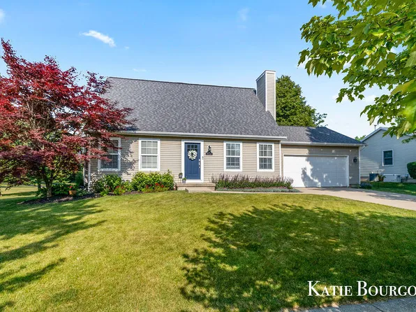 611 Twin Lakes Dr NE, Grand Rapids, MI 49525