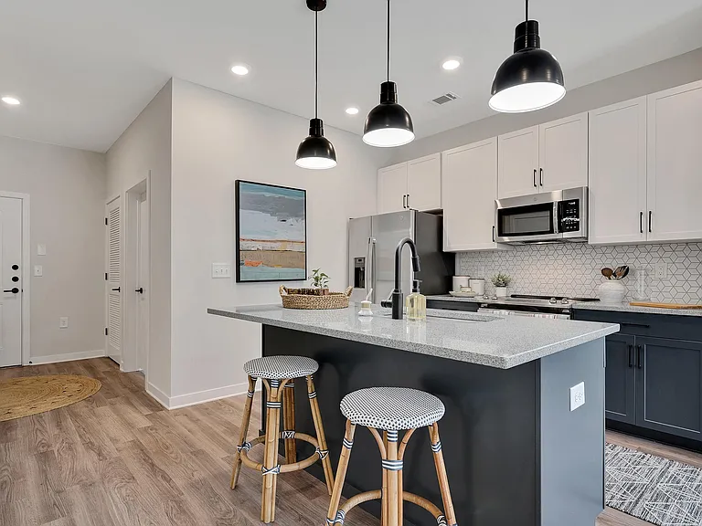 LUXURIOUS LIGHTING AND COUNTERTOPS