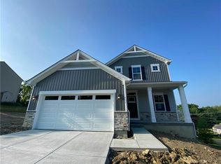 1097 Golden Oak Dr, Hamilton, OH 45013