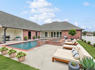 11177 Toria Ln, Saint Amant, LA 70774