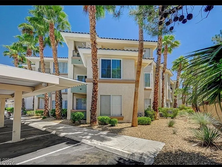 7189 S Durango Dr #304 — Photo 2