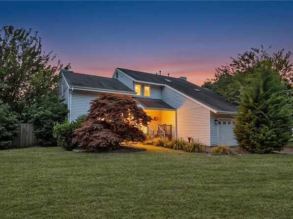 206 Woodburn Dr, Hampton, VA 23664