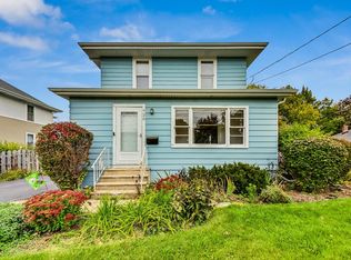 726 S 3rd St, Saint Charles, IL 60174