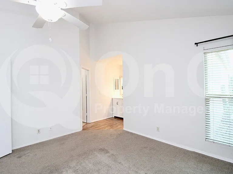 3453 N Seneca Ct — Photo 8