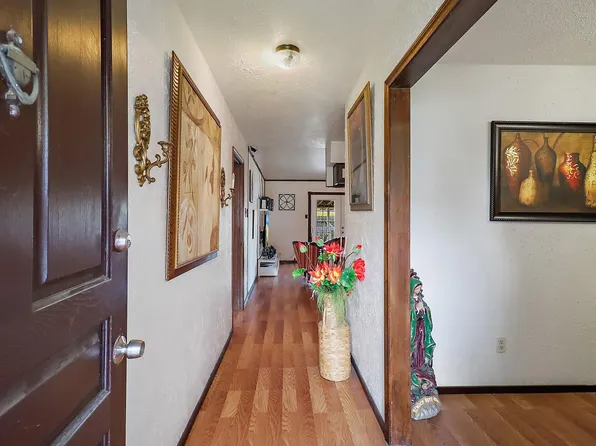 111 Grantham Rd, Baytown, TX 77521