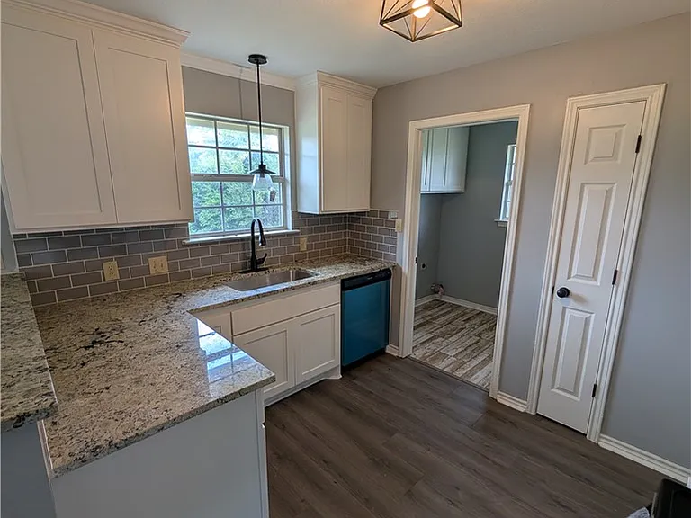3521 Highway 105 E — Photo 10