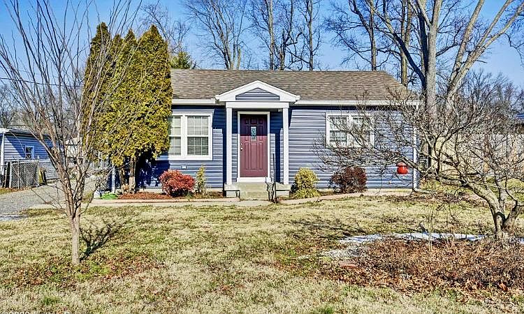 1st image of 1109 Lone Oak Ave