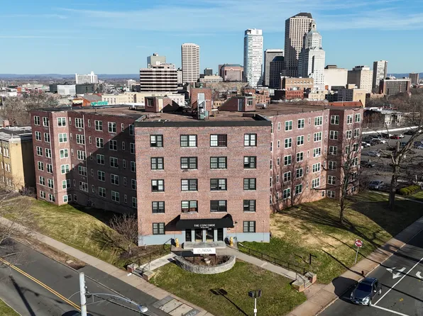 98-A402 Garden St, Hartford, CT