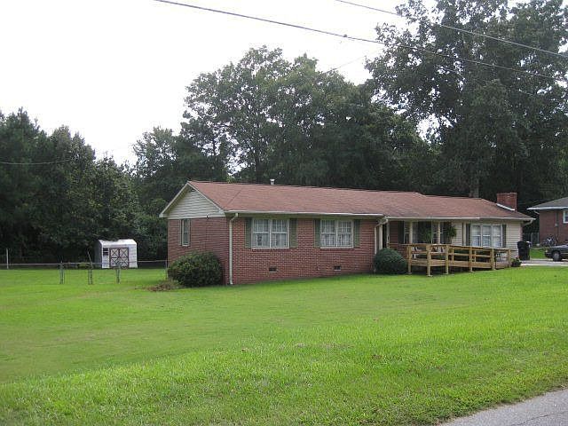 1st image of 325 Pinehurst Dr