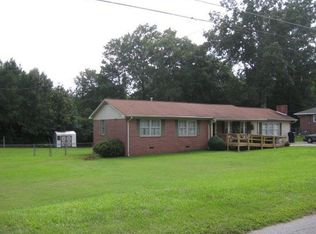 325 Pinehurst Dr, Greenwood, SC 29646