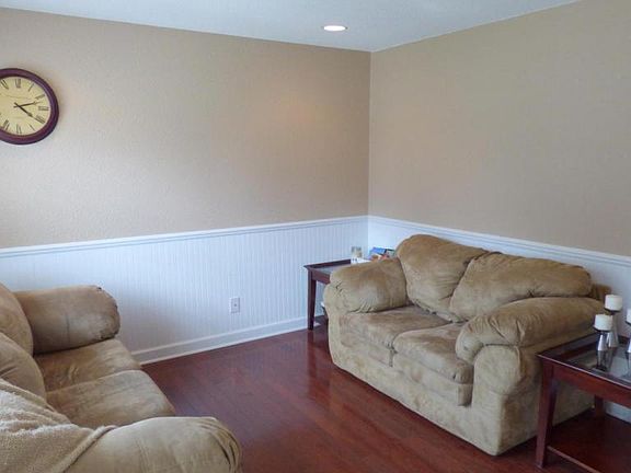 3rd image of 56671 Lyle Dr