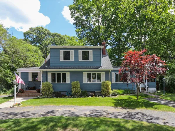 53 N Evergreen Drive, Selden, NY 11784
