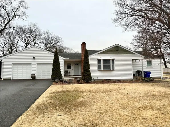 11 Highland Road, Windsor Locks, CT 06096