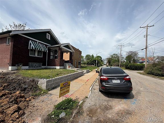 4th image of 4816 Highland Ave