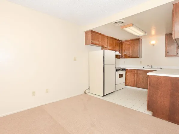 Raintree Garden Apartments