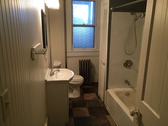4th image of 316 S Monroe St #3