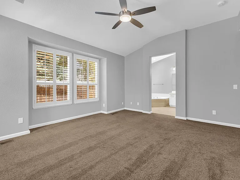 4798 Village Green Pkwy — Photo 19