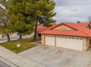 2037 Falcon Ave, Palmdale, CA 93551