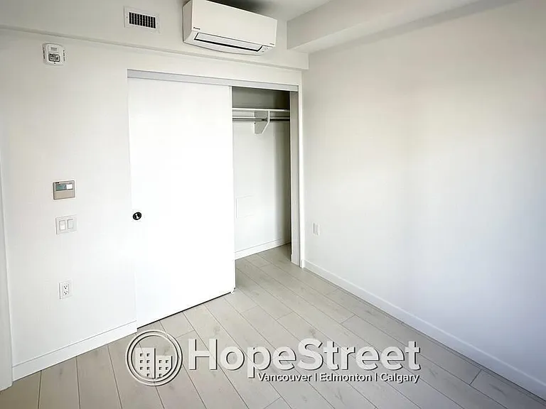 1120 Georgia St E — Photo 14