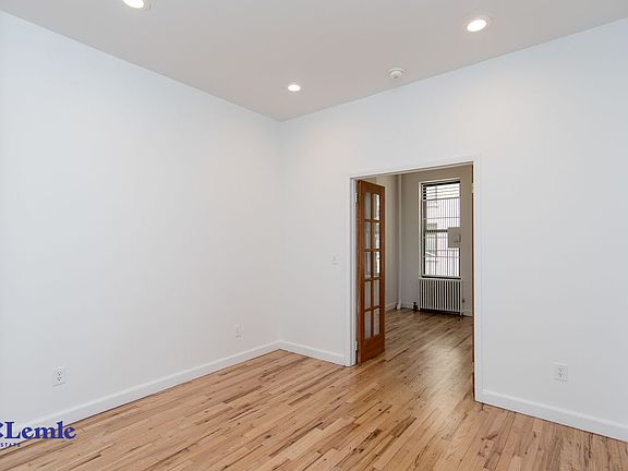 2nd image of 305 E 78th St APT 2RE