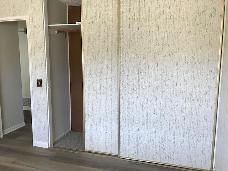 157 N Linden Dr — Photo 12