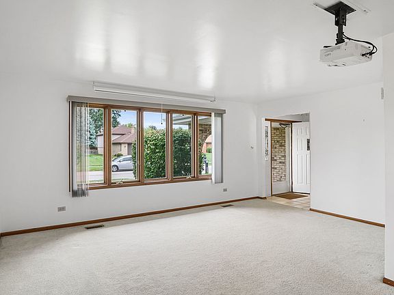 3rd image of 9081 Sunrise Ln