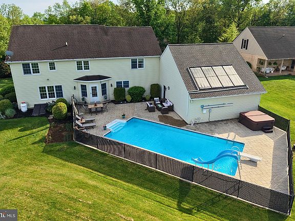4th image of 4171 Fletcher Dr