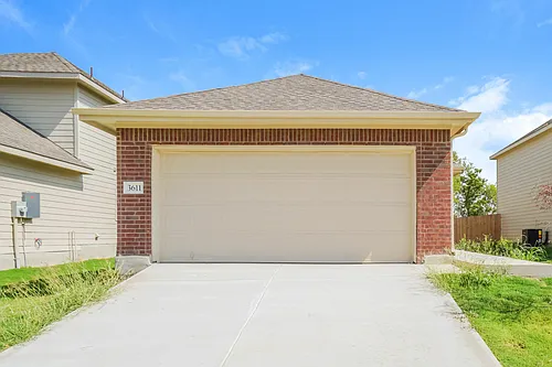 3611 Somers Crst Photo 1