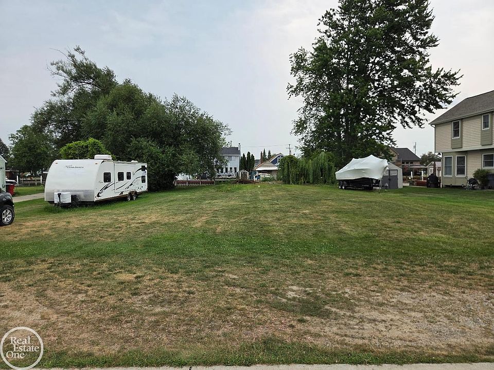 2nd image of 0 Lakeshore Dr