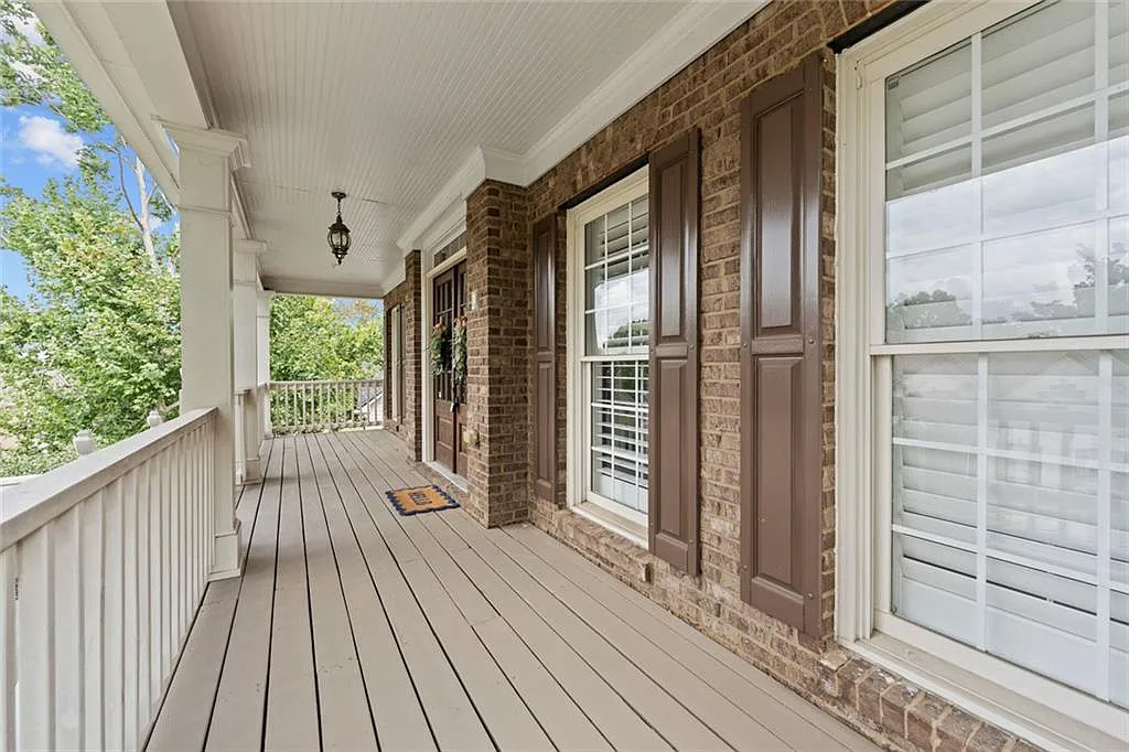 5 bed, 4.0 bath, 3170 sqft, $3,200 — Photo 4