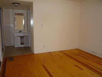 4th image of 640 Ash St