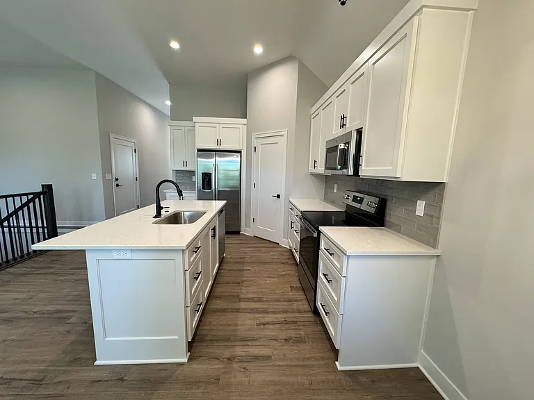 1441 SW Winthrop Ter — Photo 13