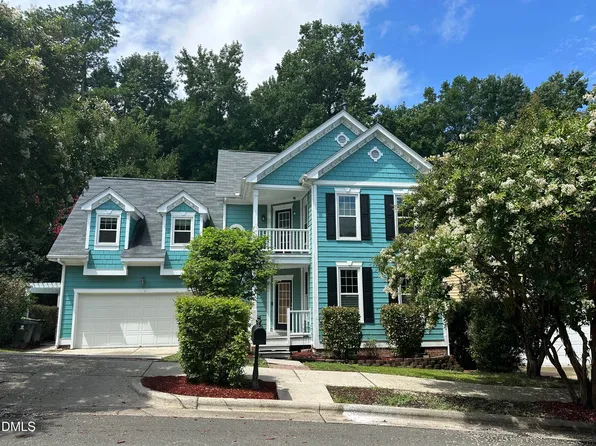 1748 Town Home Dr, Apex, NC 27502