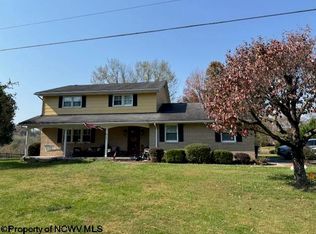 14 Lone Pine Dr, Clarksburg, WV 26301