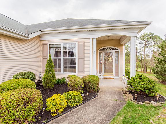 5th image of 10 Greenways Ln