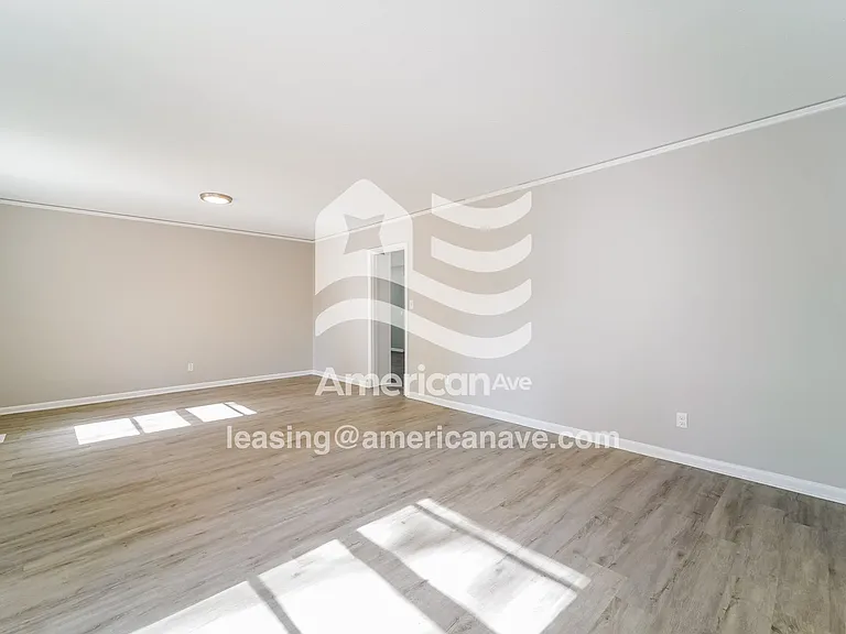 1497150_003_wm_-_living_room_13226316.jpg
