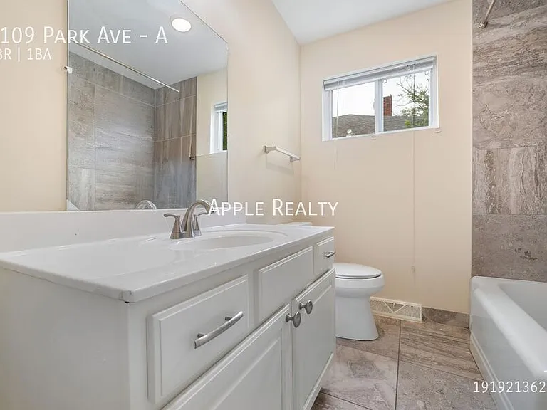1109 Park Ave #A — Photo 13