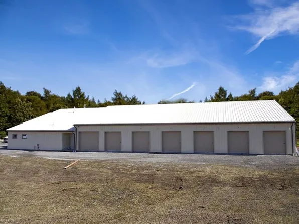 47833 State Route 14, New Waterford, OH 44445