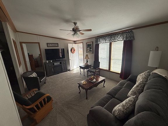 3rd image of 25 Edwards Rd