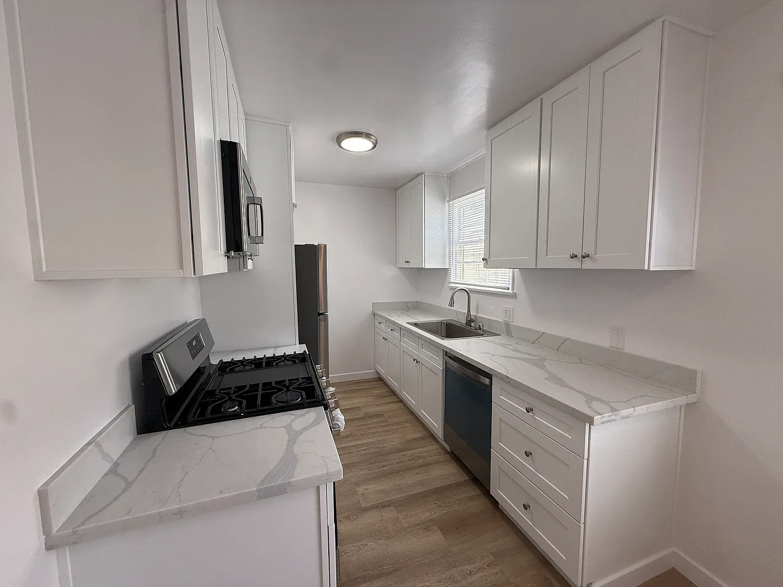 1 bed, 900 sqft, $2,195 — Photo 4