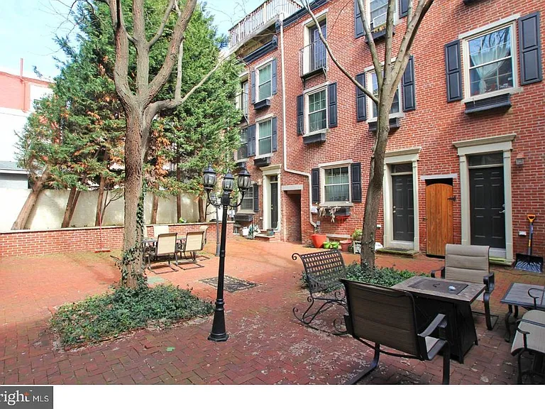 968 N Lawrence St #R — Photo 1
