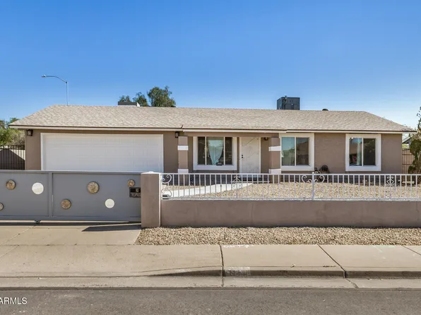 1833 N EDGEWATER Circle, Mesa, AZ 85207