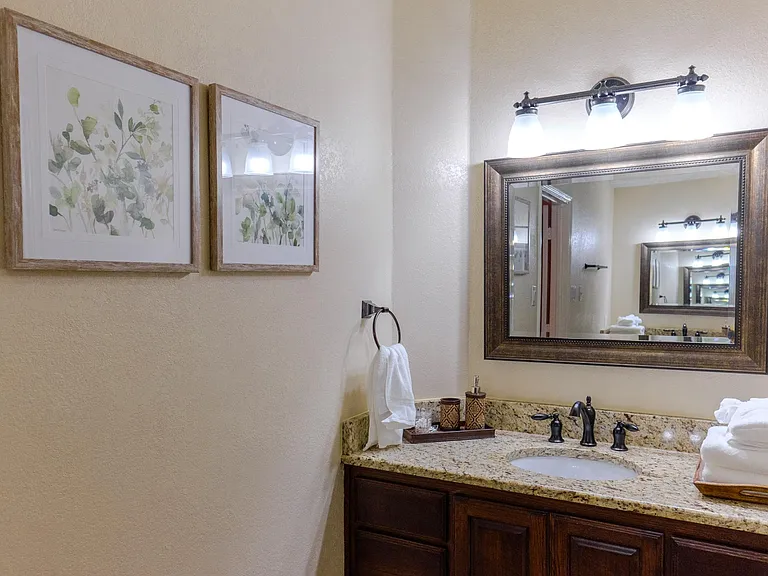 2424 Park Crest Ct — Photo 11